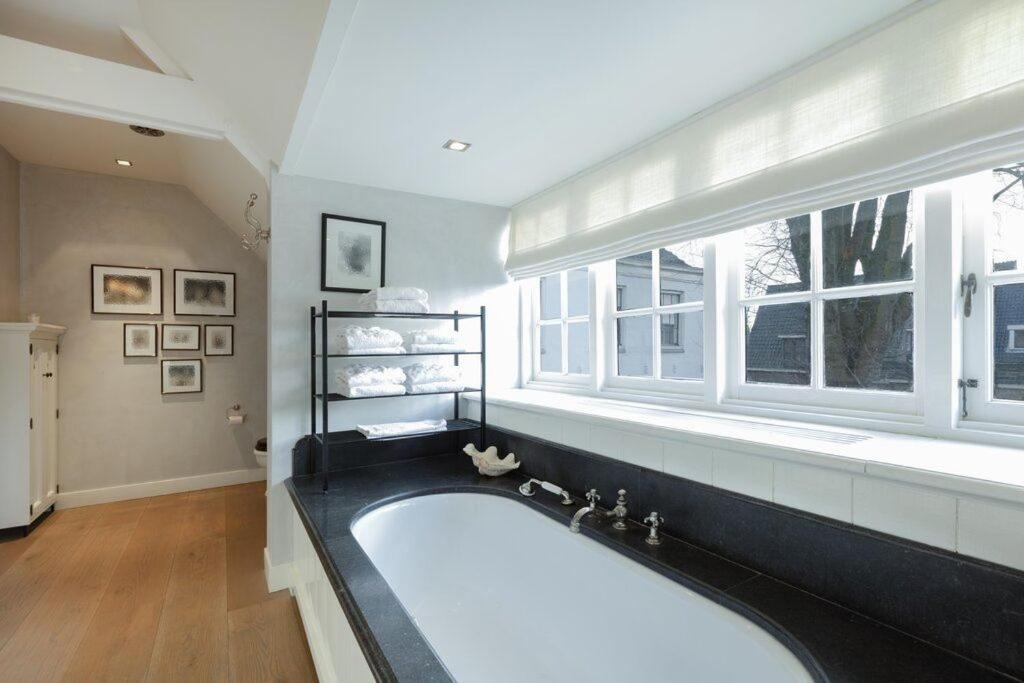 Amsterdam Mansion - Suite De Dam Oostzaan Eksteriør billede